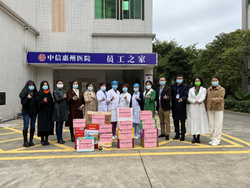  巾幗有愛丨仲愷高新區婦聯攜區巾幗創新創業協會慰問抗疫一線“半邊天”_2