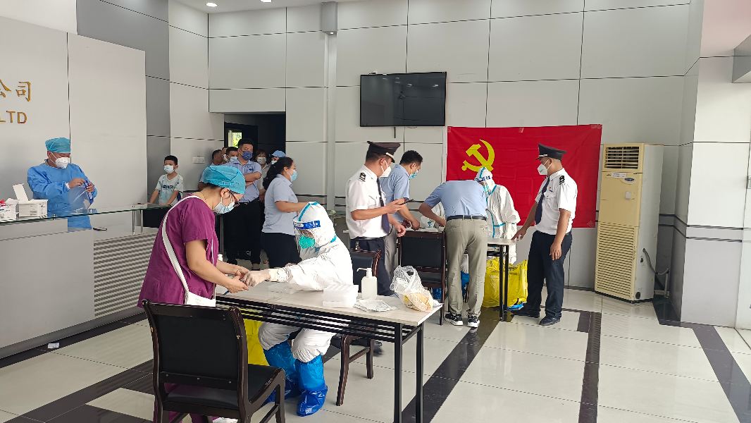 圖二：航天科技(惠州)工業園發展有限公司黨支部黨員積極參與疫情防控工作.jpg